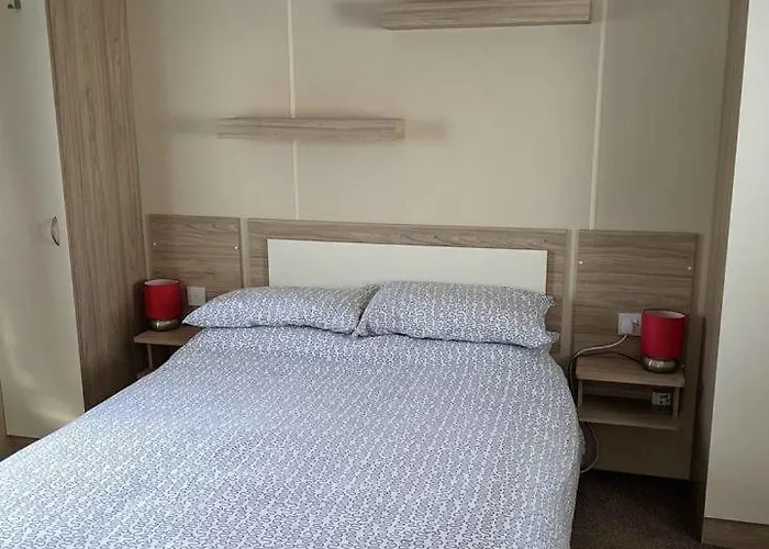 Cozy Holiday Home In Anderby Creek